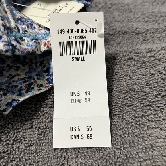 NWT Abercrombie & Fitch Blue Flowered Linen Shorts. Fully lined. Size Small. - Picture 8 of 13